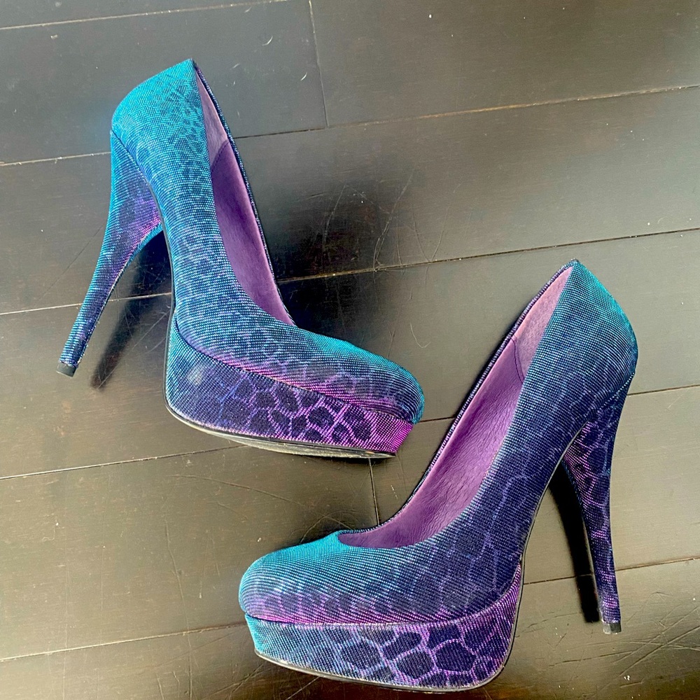 Metallic, Barbie Heels, Women’s Size 10, Shines Purple then Blue Iridescent